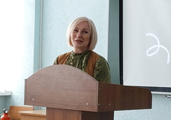 Спікерка - Ірина Ухіна